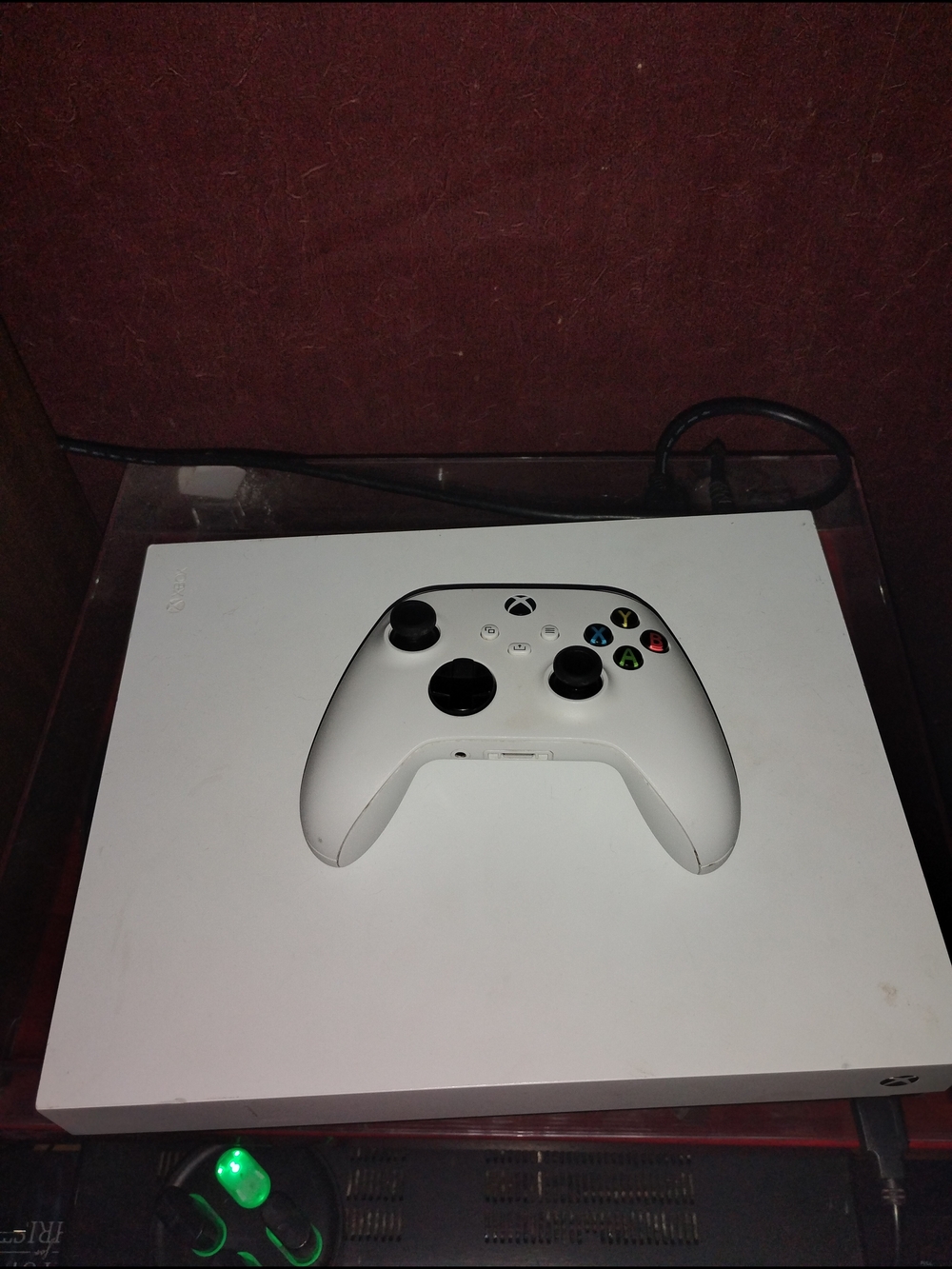 Xbox One S White Console with White Wireless Controller With Games